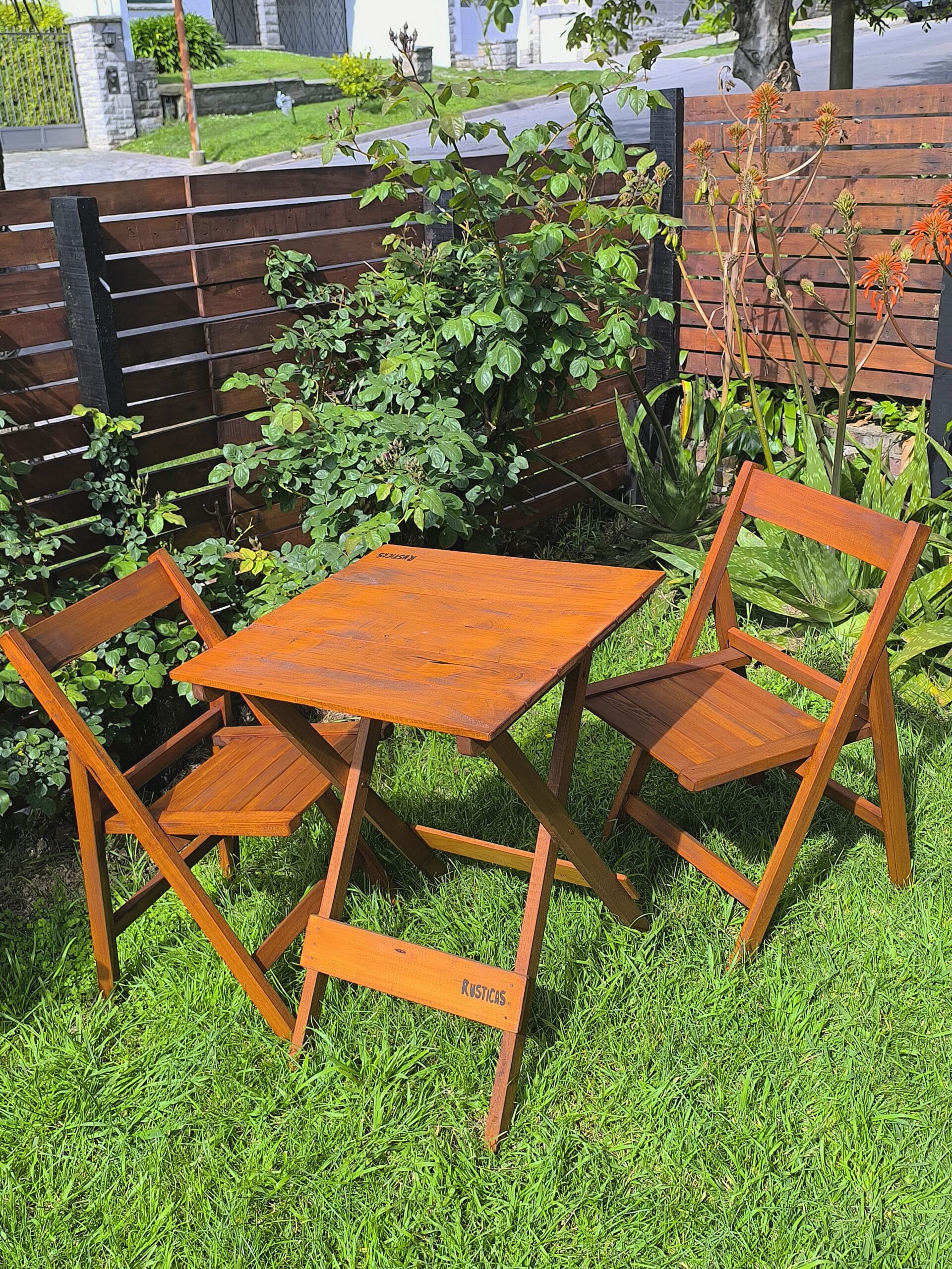 Combo 2: Mesa 60 + 2 sillas estilo italiana Barnizadas - Imagen 3